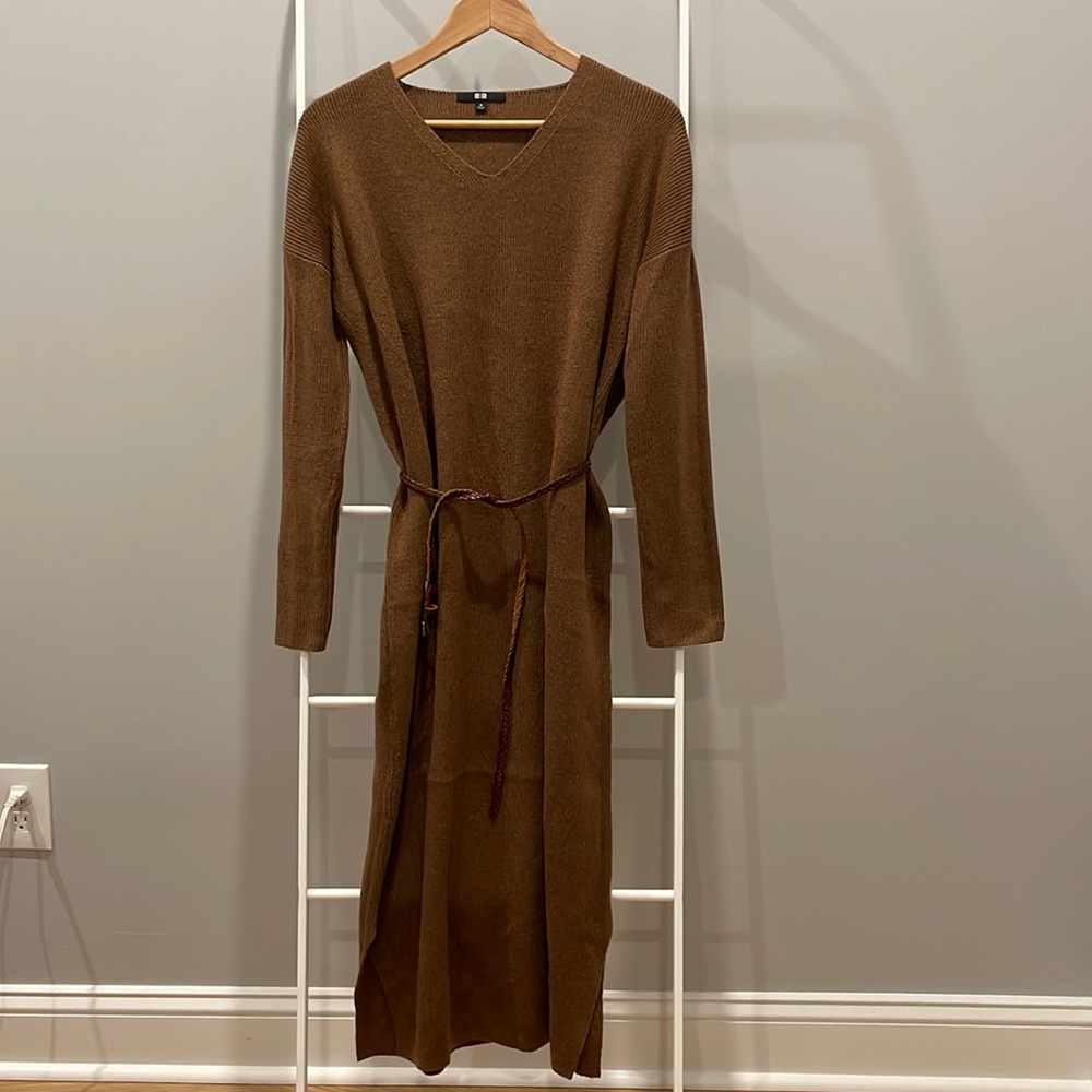Uniqlo Women’s Bronze Wool Midi V-Neck Long Sleeve Sweater Dress - Medium